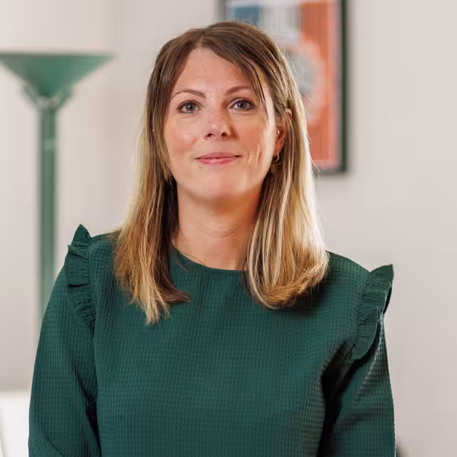 portrait-avocat-collaboratrice-elise-benech-legay